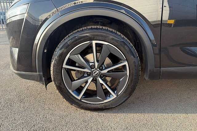Nissan QASHQAI 1.3 DiG-T MH Tekna 5dr