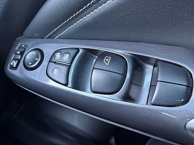 Nissan JUKE 1.6 Hybrid N-Connecta 5dr Auto