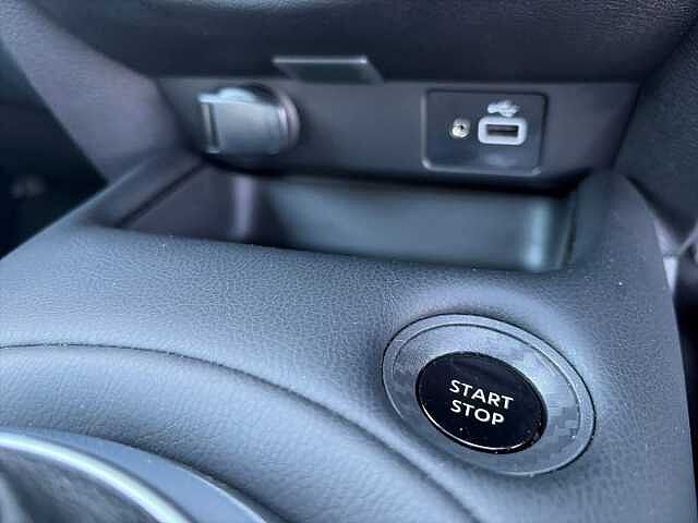 Nissan JUKE 1.6 Hybrid N-Connecta 5dr Auto