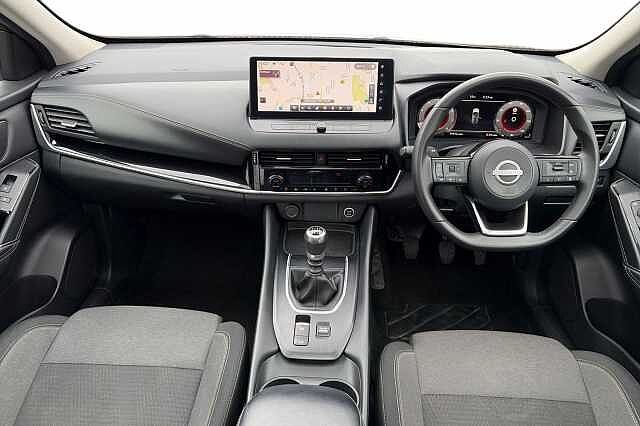 Nissan QASHQAI 1.3 DiG-T MH N-Connecta [Glass Roof] 5dr