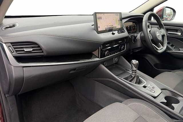 Nissan QASHQAI 1.3 DiG-T MH N-Connecta [Glass Roof] 5dr