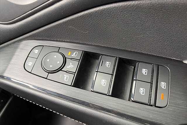 Nissan QASHQAI 1.3 DiG-T MH N-Connecta [Glass Roof] 5dr