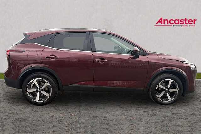Nissan QASHQAI 1.3 DiG-T MH N-Connecta [Glass Roof] 5dr