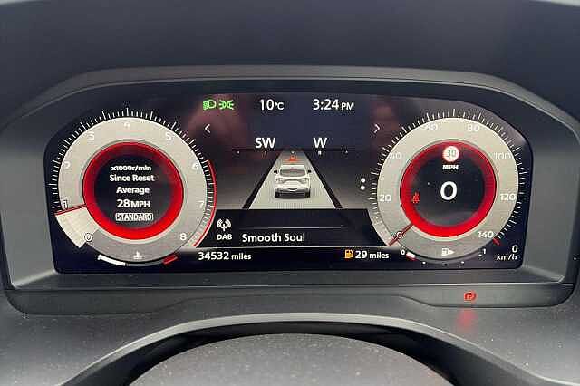 Nissan QASHQAI 1.3 DiG-T MH N-Connecta [Glass Roof] 5dr