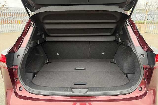 Nissan QASHQAI 1.3 DiG-T MH N-Connecta [Glass Roof] 5dr