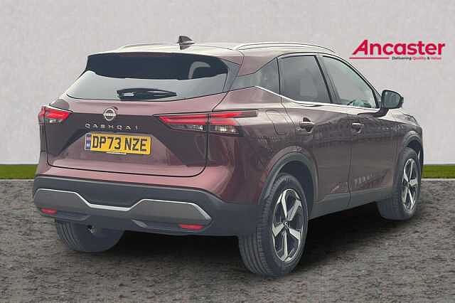 Nissan QASHQAI 1.3 DiG-T MH N-Connecta [Glass Roof] 5dr