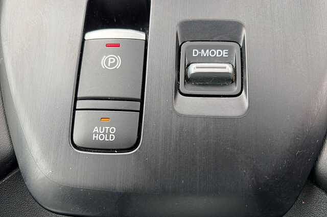 Nissan QASHQAI 1.3 DiG-T MH N-Connecta [Glass Roof] 5dr