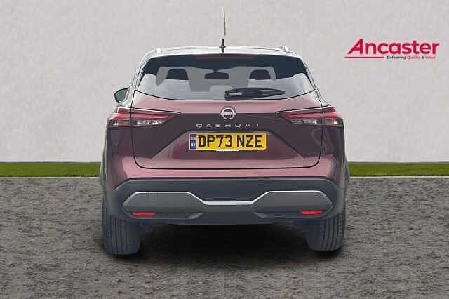 Nissan QASHQAI 1.3 DiG-T MH N-Connecta [Glass Roof] 5dr