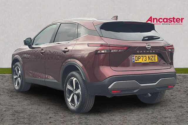 Nissan QASHQAI 1.3 DiG-T MH N-Connecta [Glass Roof] 5dr