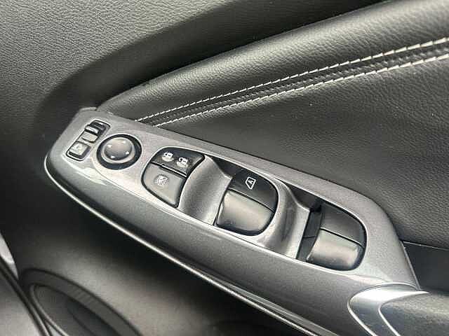 Nissan JUKE 1.0 DiG-T 114 N-Connecta 5dr