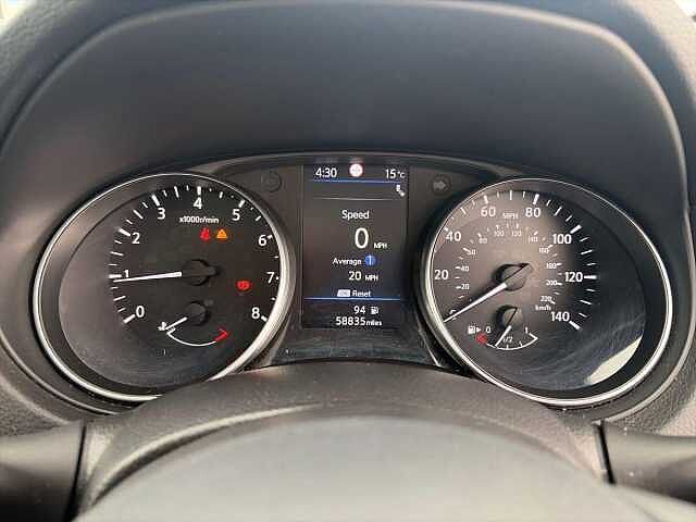 Nissan QASHQAI 1.3 DiG-T N-Connecta 5dr [Glass Roof/Executive]