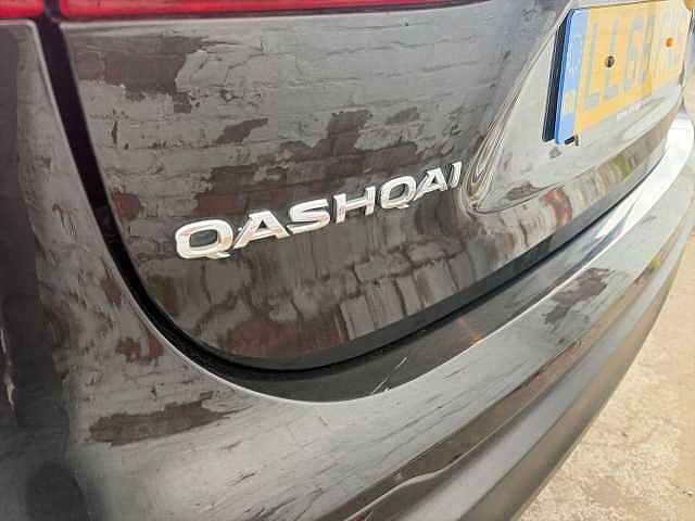 Nissan QASHQAI 1.3 DiG-T N-Connecta 5dr [Glass Roof/Executive]