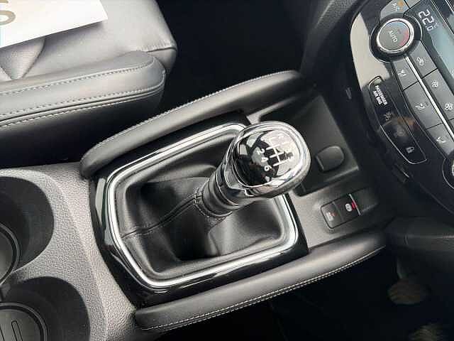 Nissan QASHQAI 1.3 DiG-T Tekna+ 5dr